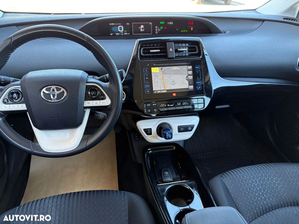 Toyota Prius (Hybrid) Executive - 5