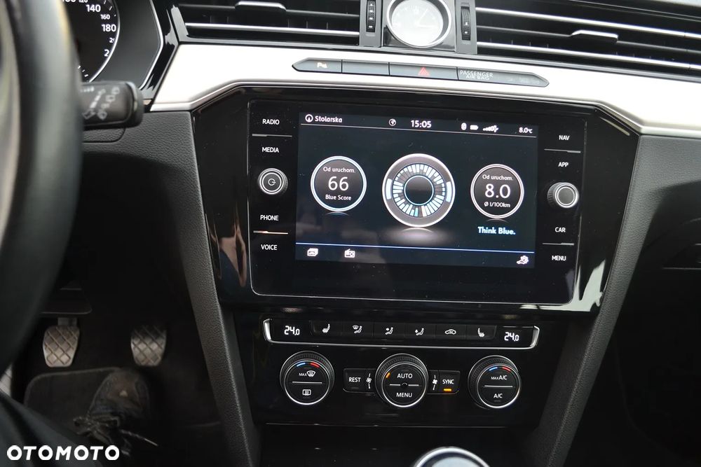 Volkswagen Passat 2.0 TDI (BlueMotion Technology) Highline - 28