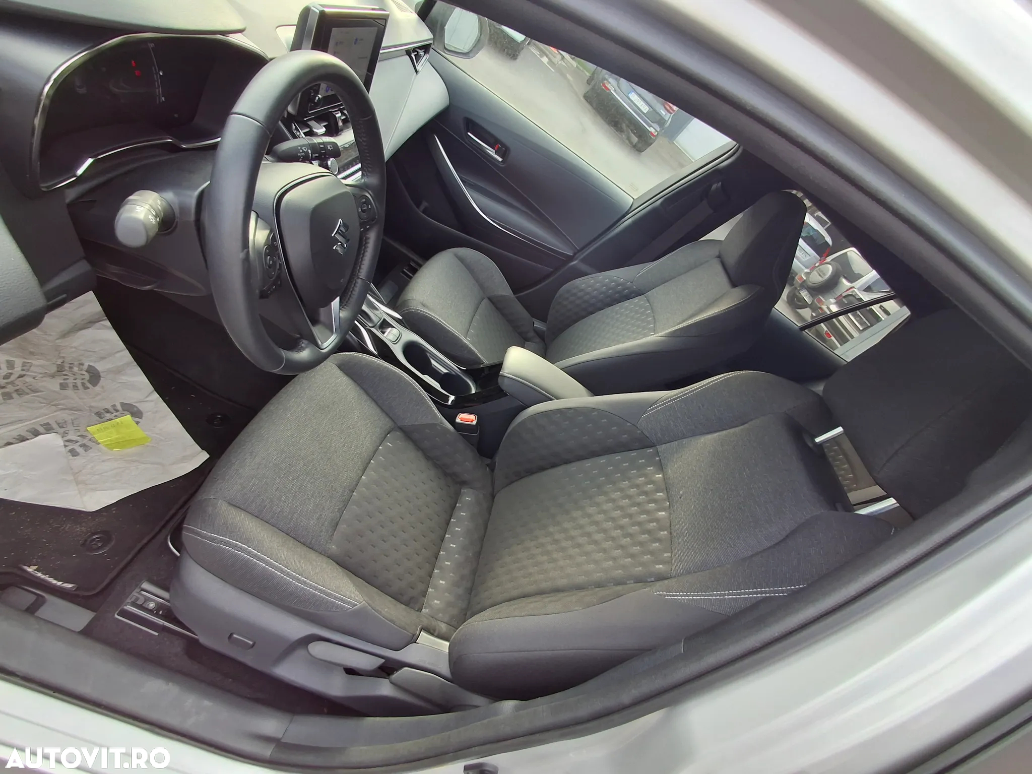 Suzuki Swace 1.8 E-CVT HEV Spirit - 11