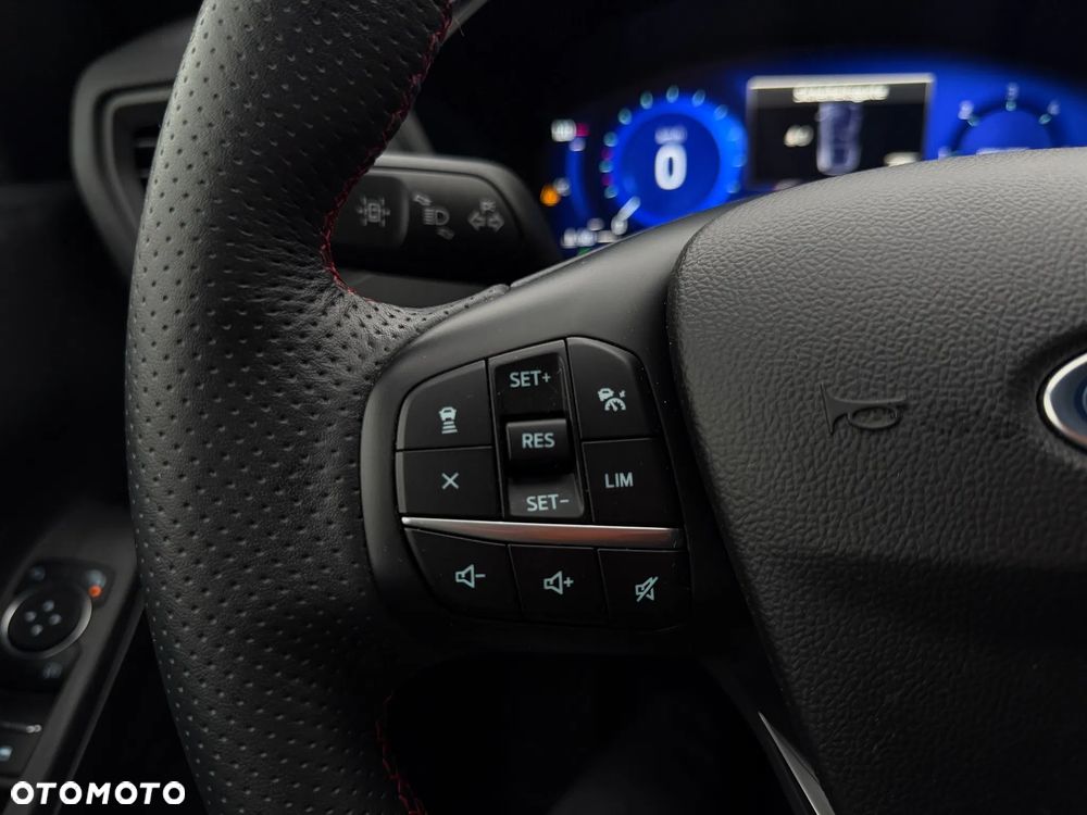 Ford Kuga 2.0 EcoBlue Hybrid ST-LINE - 24