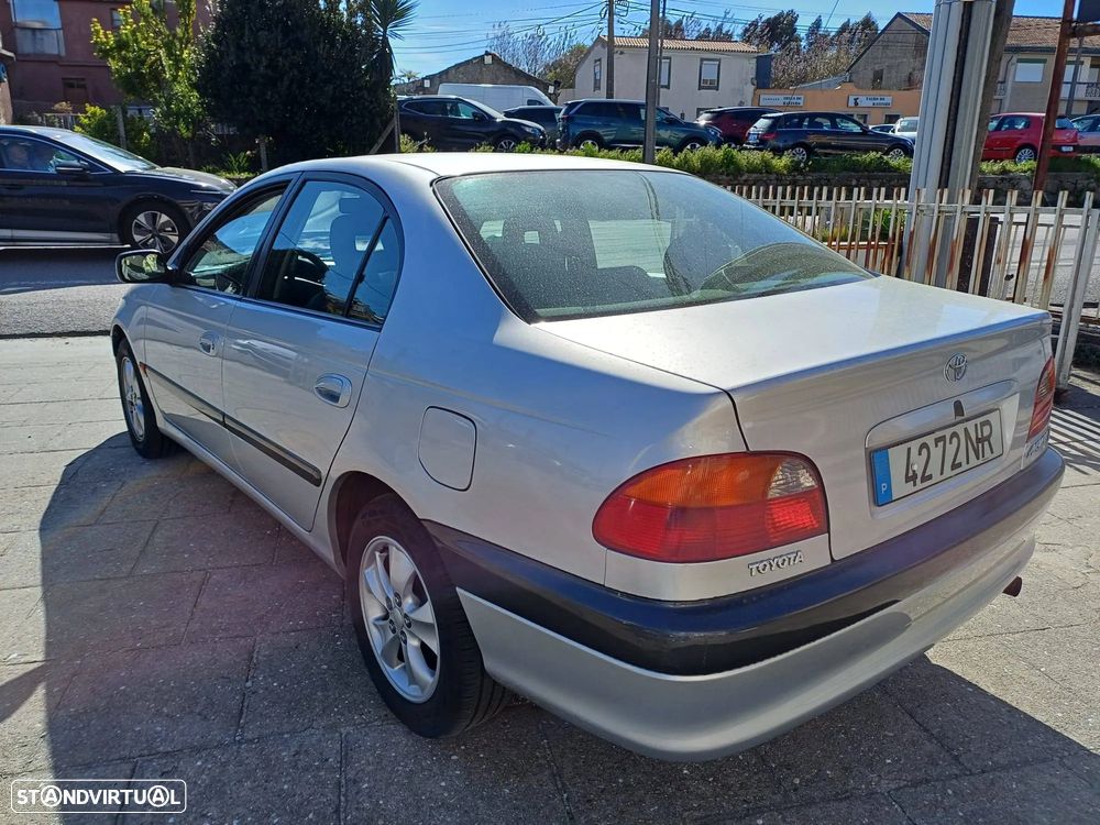 Toyota Avensis Sedan 1.6 Terra JE - 3