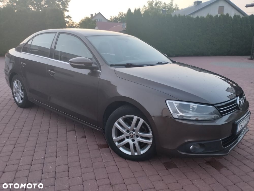 Volkswagen Jetta 1.6 TDI Comfortline - 5