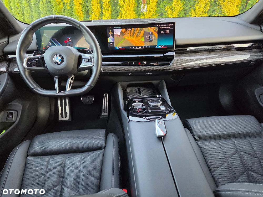 BMW Seria 5 520d xDrive - 24