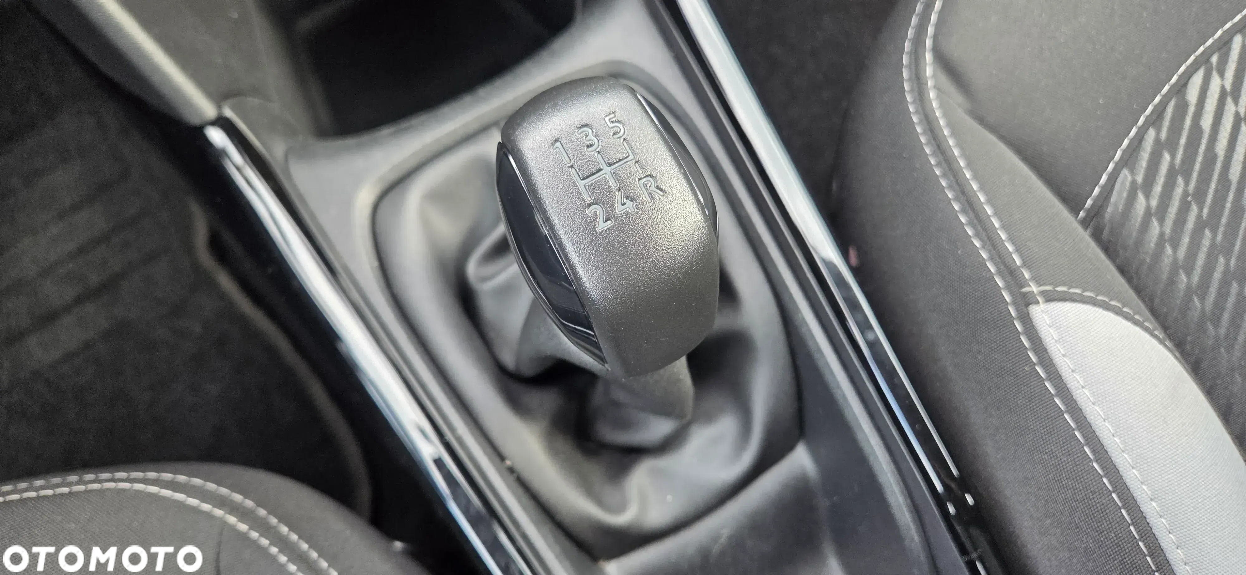 Peugeot 2008 1.2 Pure Tech Style EU6 - 20