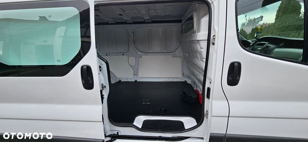 Opel Vivaro - 10