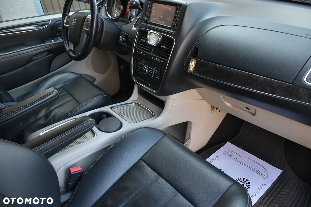 Lancia Voyager 2.8CRD Platinum - 24