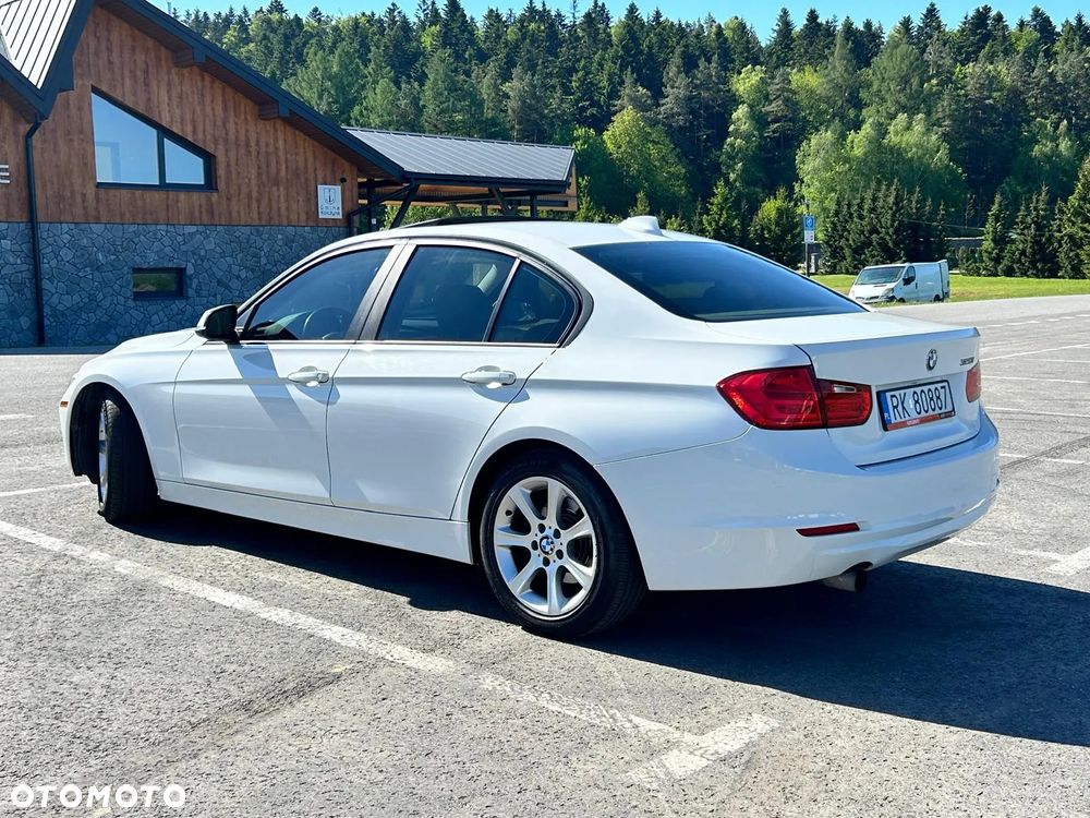 BMW Seria 3 320i - 4