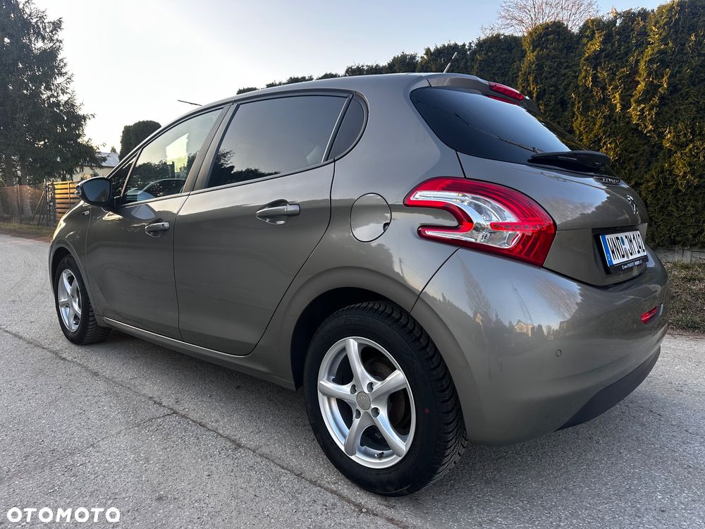 Peugeot 208 PureTech 82 Urban Move - 4