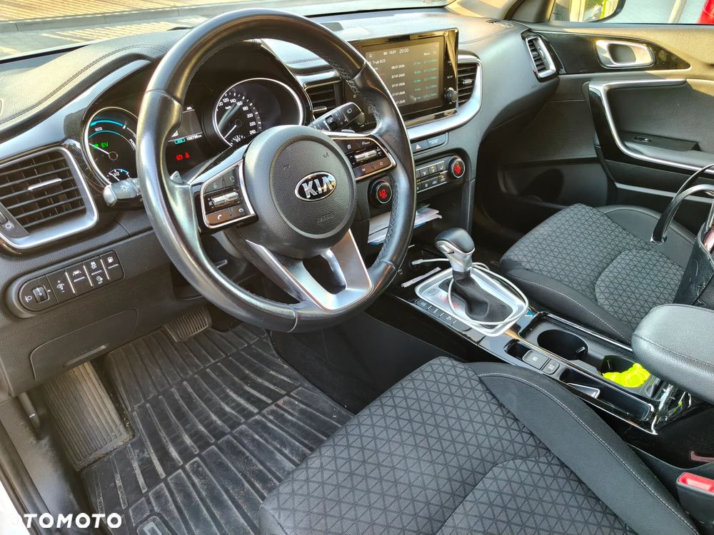 Kia Ceed - 9