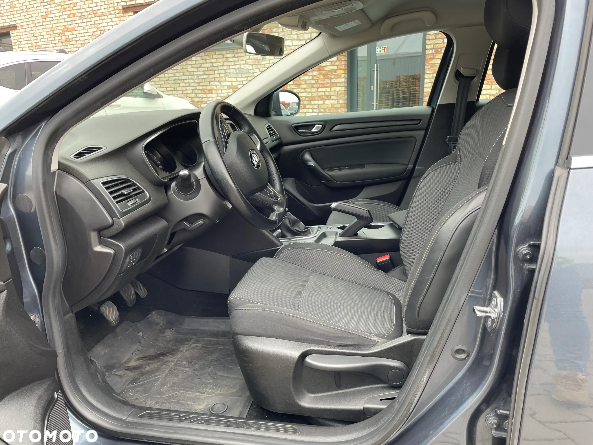 Renault Megane 1.5 Blue dCi Business - 9