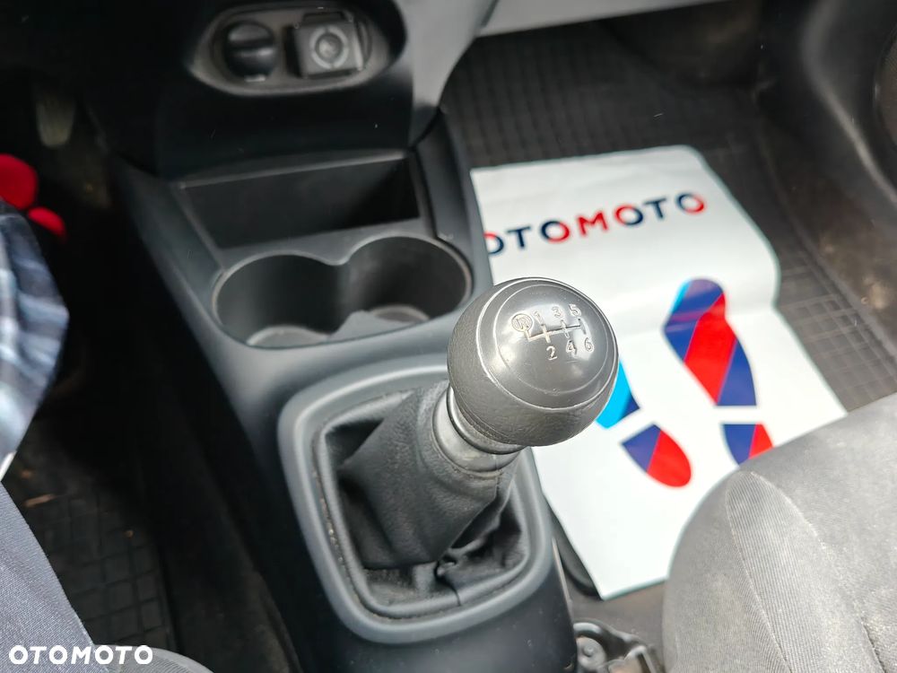 Toyota Yaris 1.5 Life - 24