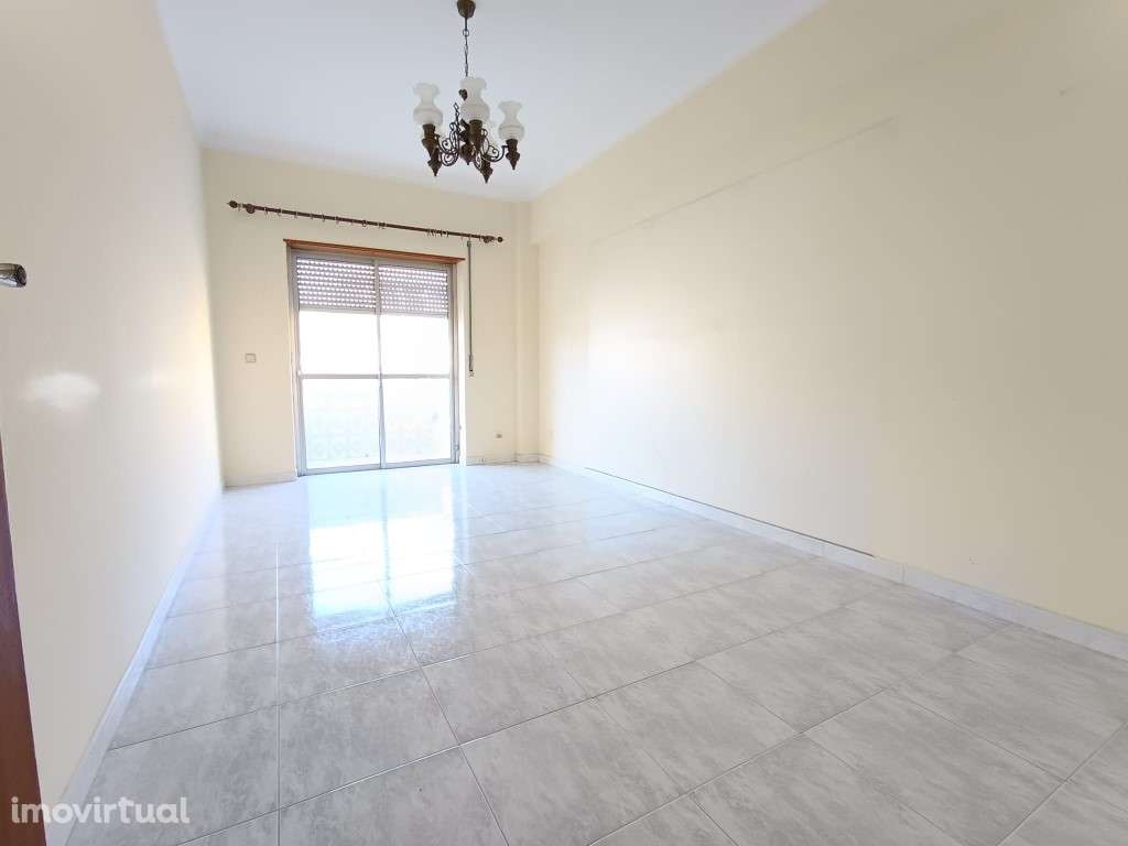 T2! Próximo de transportes - Grande imagem: 2/11