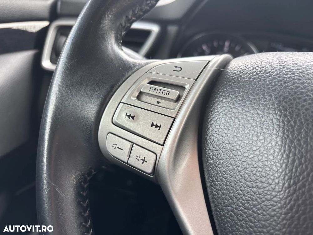 Nissan Qashqai 1.5 DCI Start/Stop N-Connecta - 18