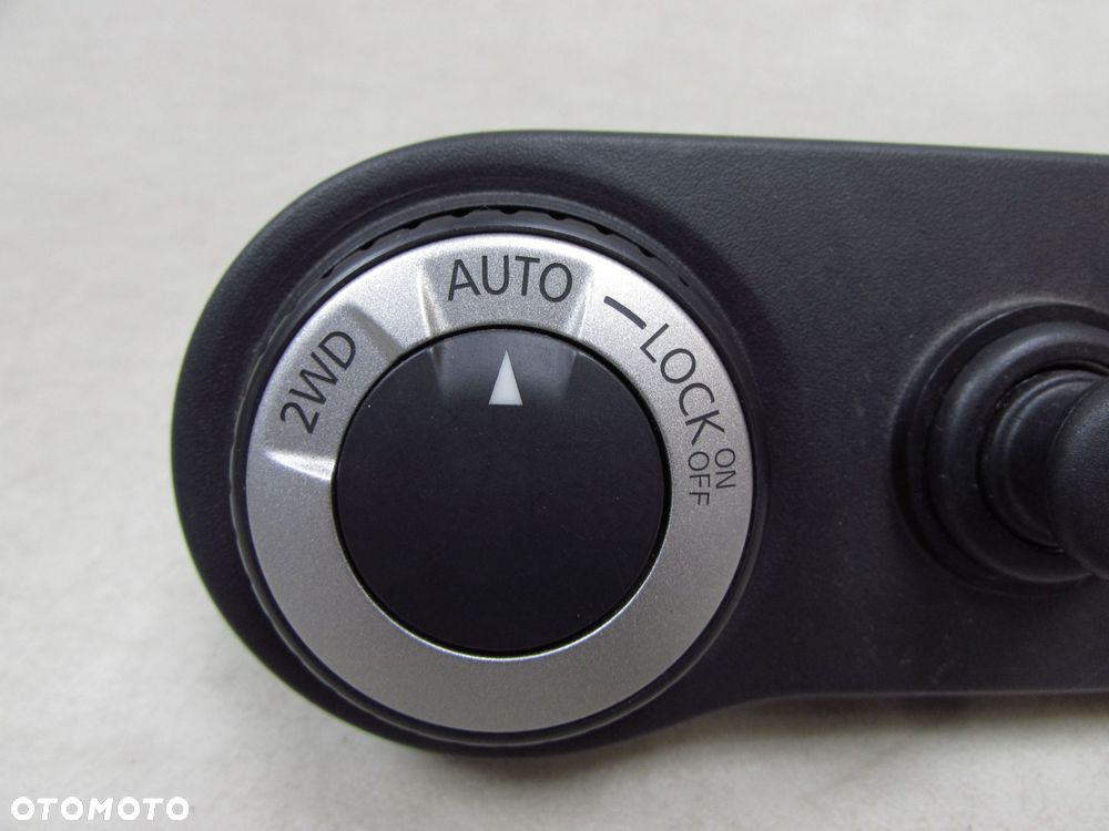 DACIA DUSTER I 10-17 PANEL PRZELACZNIK NAPEDOW 251630837R - 4