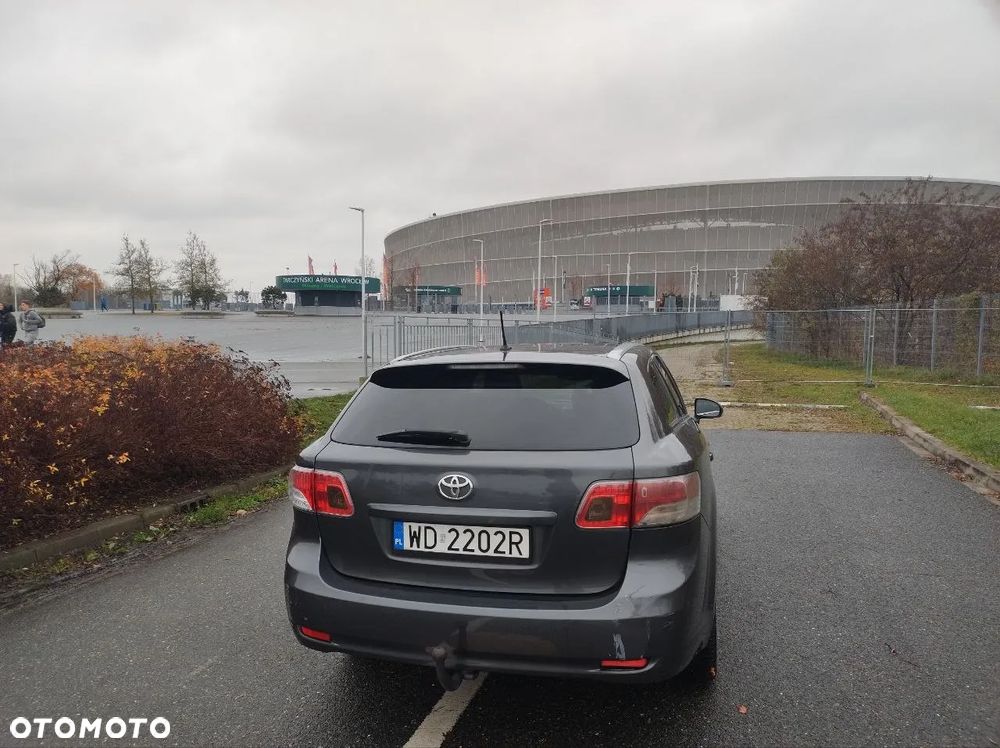 Toyota Avensis 2.0 D-4D Premium - 9