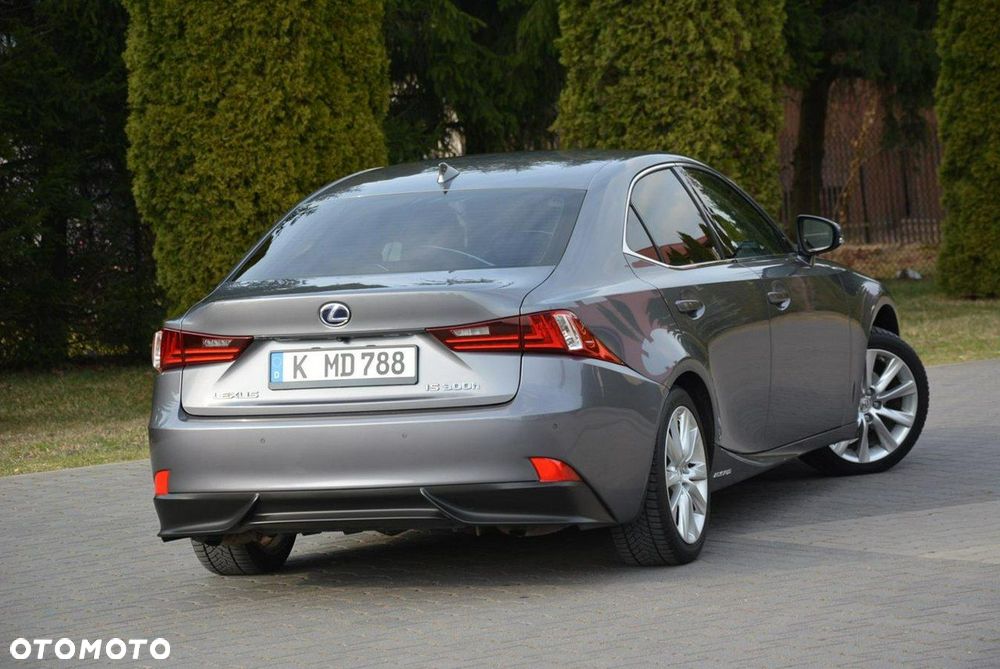 Lexus IS Luxury Line - 14