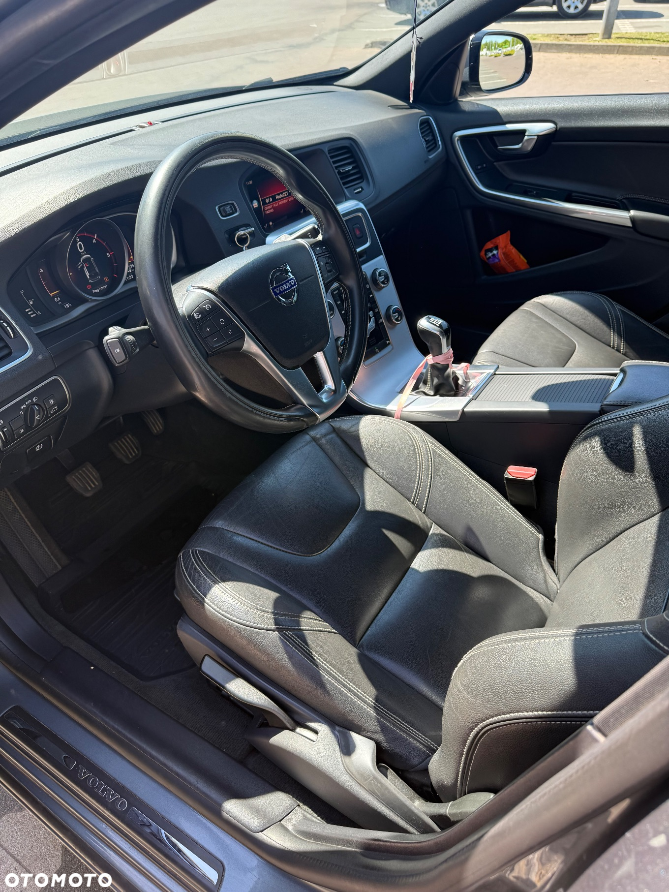 Volvo V60 D3 Drive-E Momentum - 4