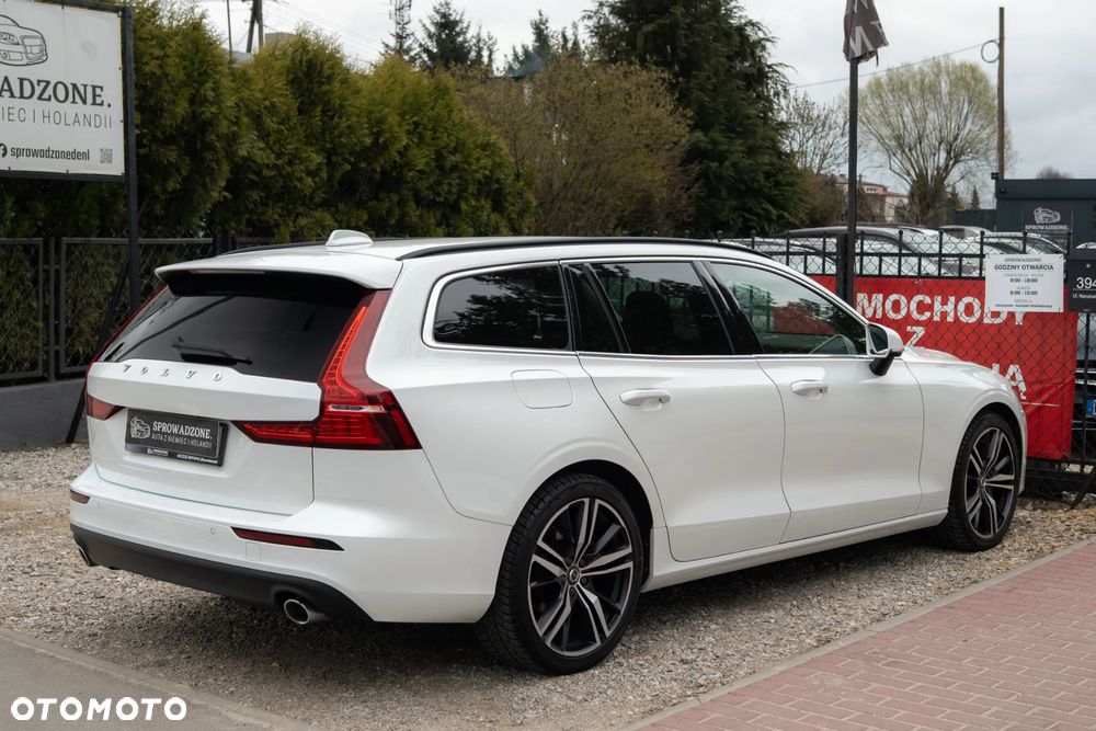 Volvo V60 B3 B DKG Momentum Pro - 27