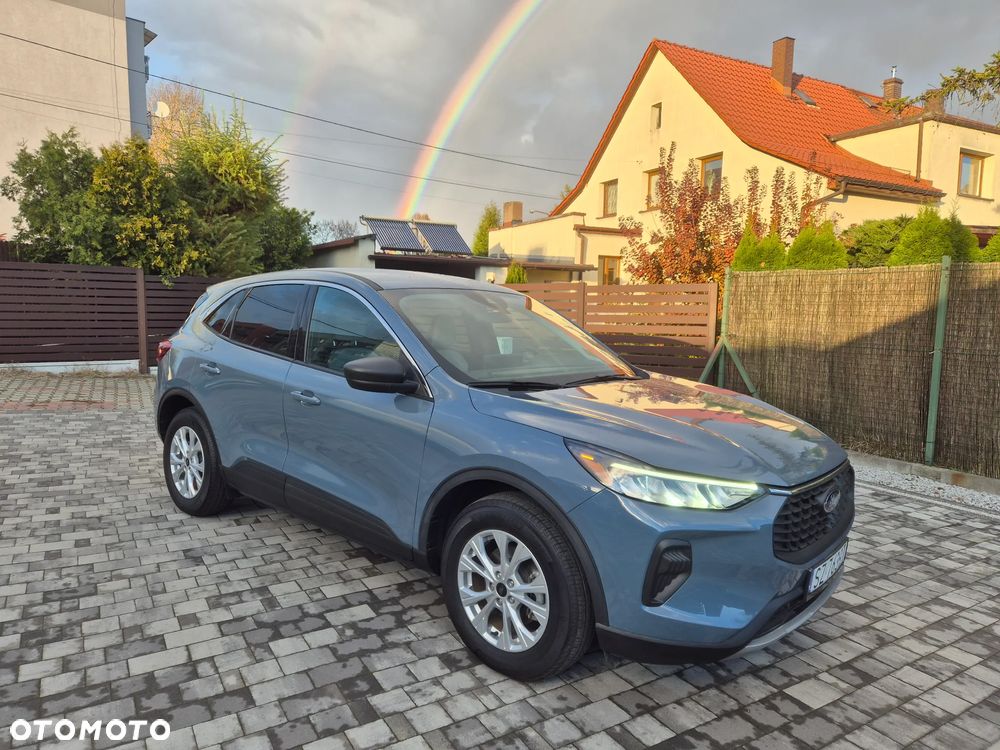 Ford Kuga - 1