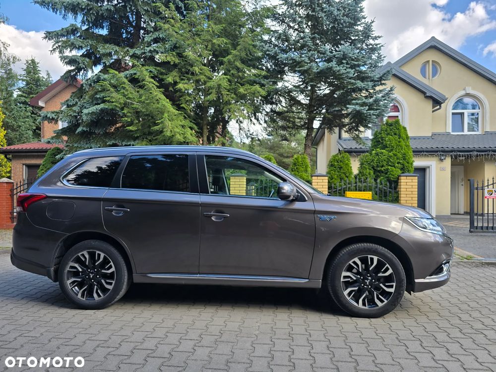 Mitsubishi Outlander - 7