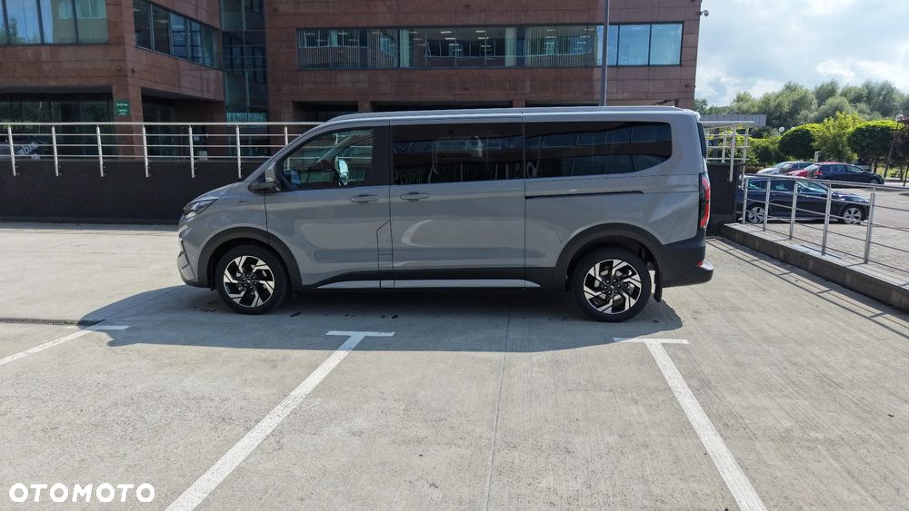 Ford Tourneo Custom - 8