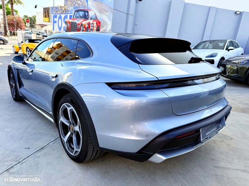 Porsche Taycan Cross Turismo 4 - 6