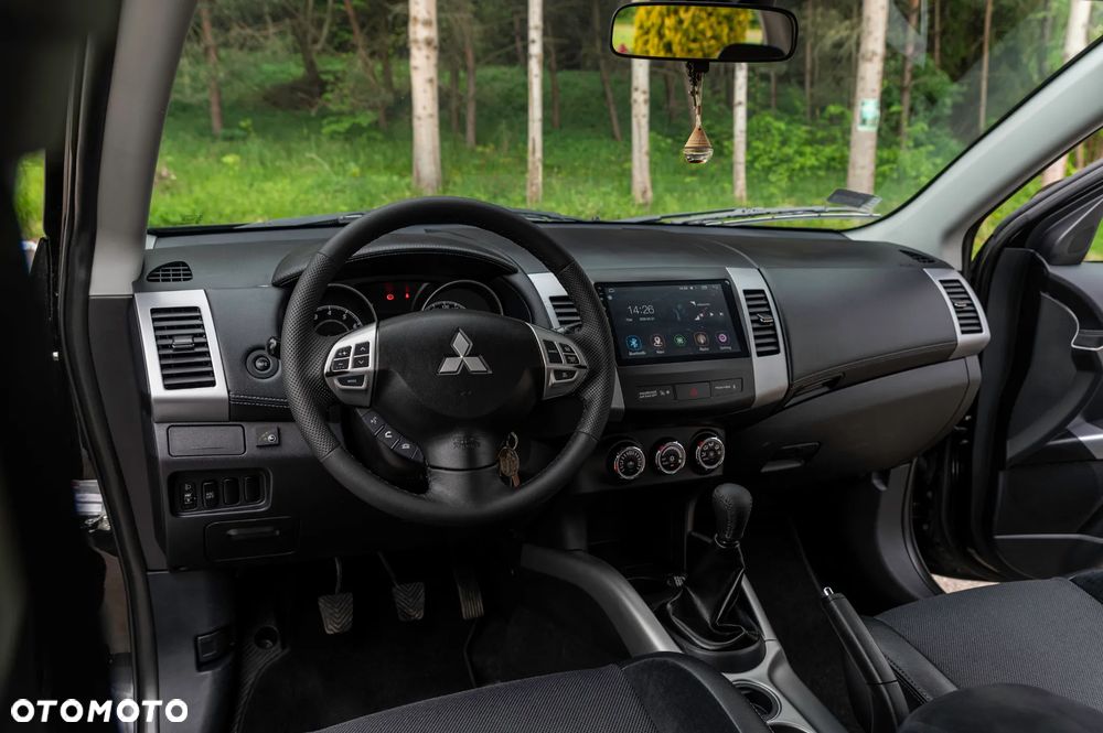 Mitsubishi Outlander - 35