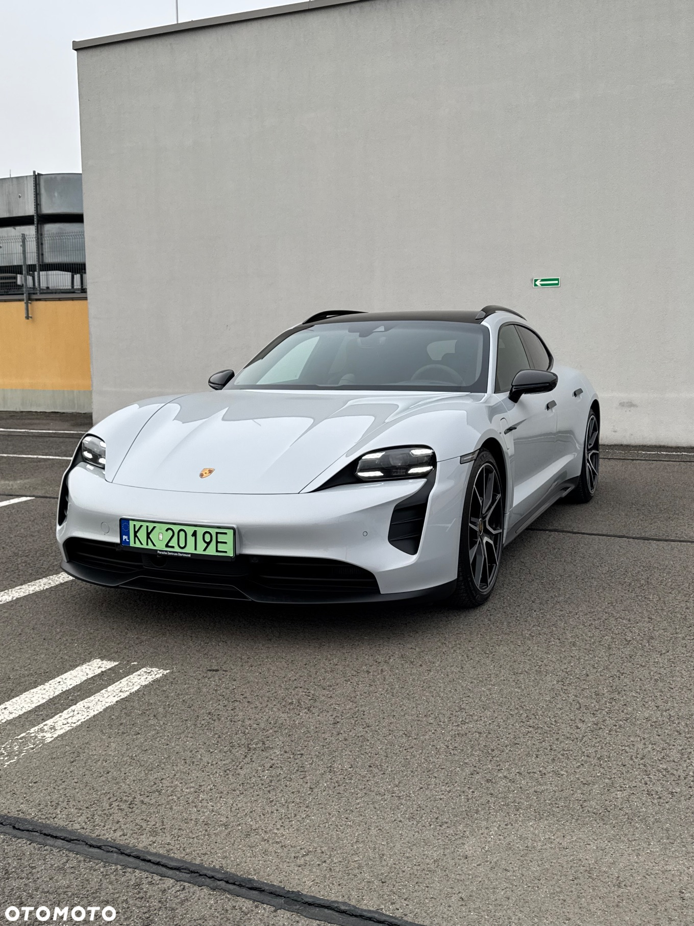 Porsche Taycan GTS Sport Turismo - 19