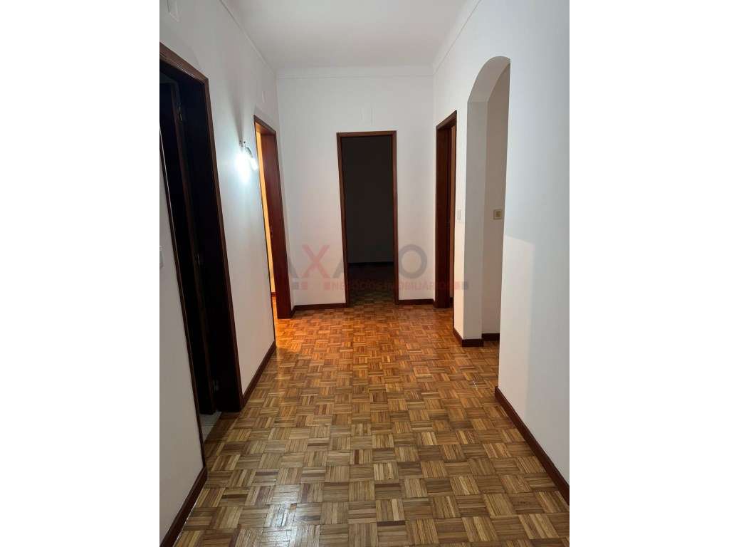 Apartamento T3 no Centro de Seia - Conforto e Conveniência às Porta... - Grande imagem: 2/22