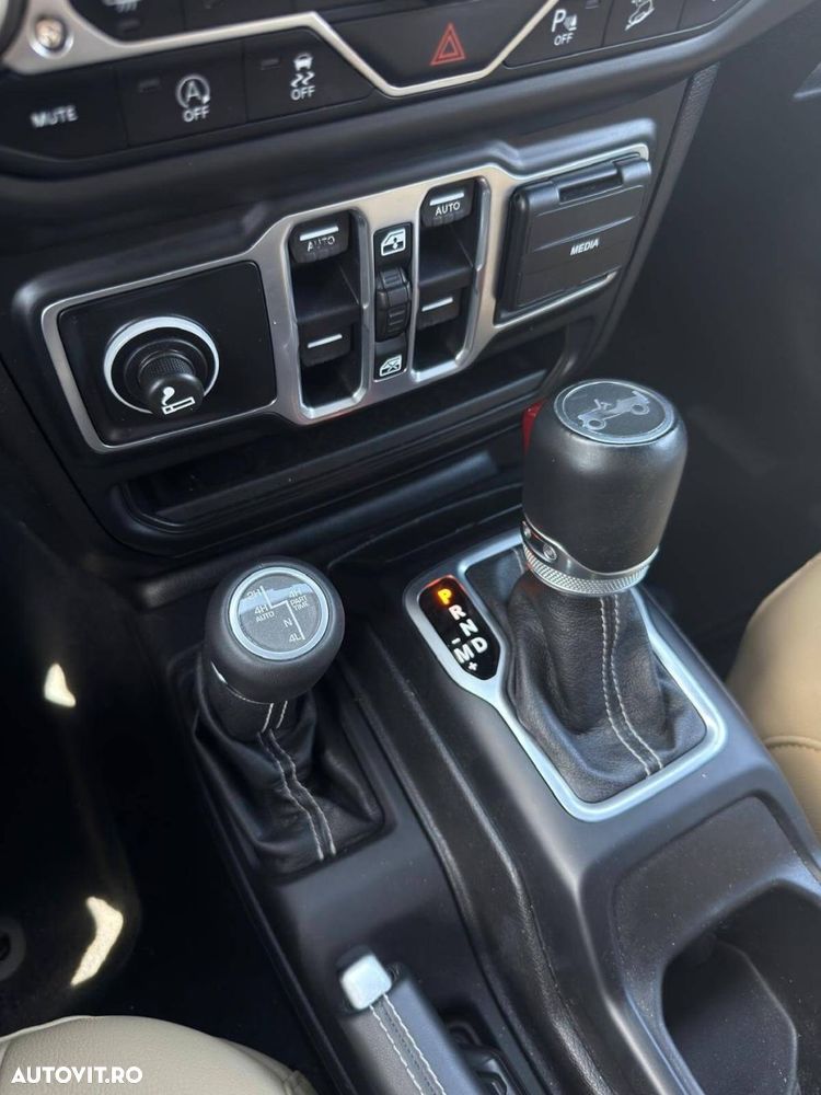Jeep Wrangler - 6