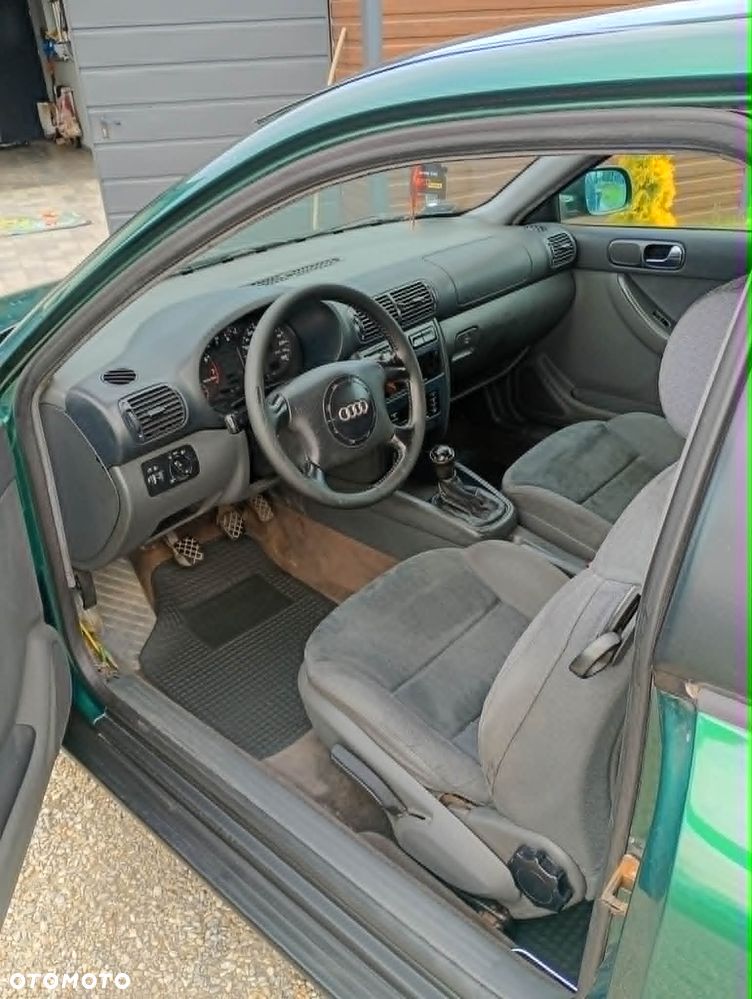 Audi A3 3-drzwiowe 1.6 Ambition - 8