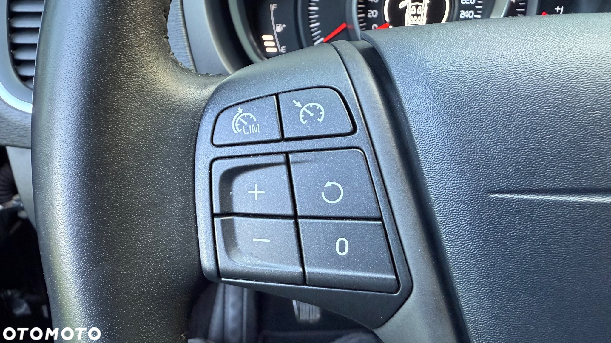 Volvo V40 - 18