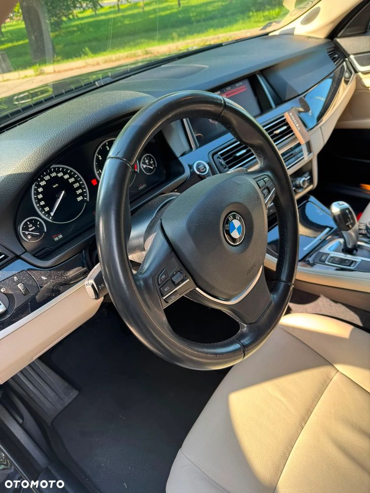 BMW Seria 5 520d xDrive - 16