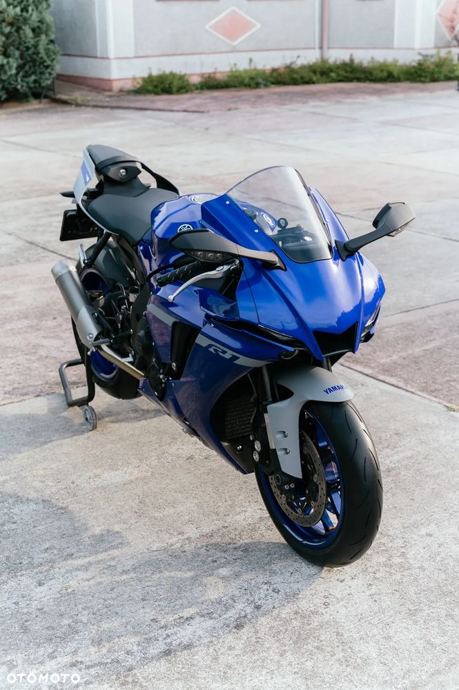 Yamaha R1 - 7
