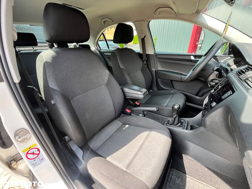 Skoda RAPID 1.0 TSI Active - 16