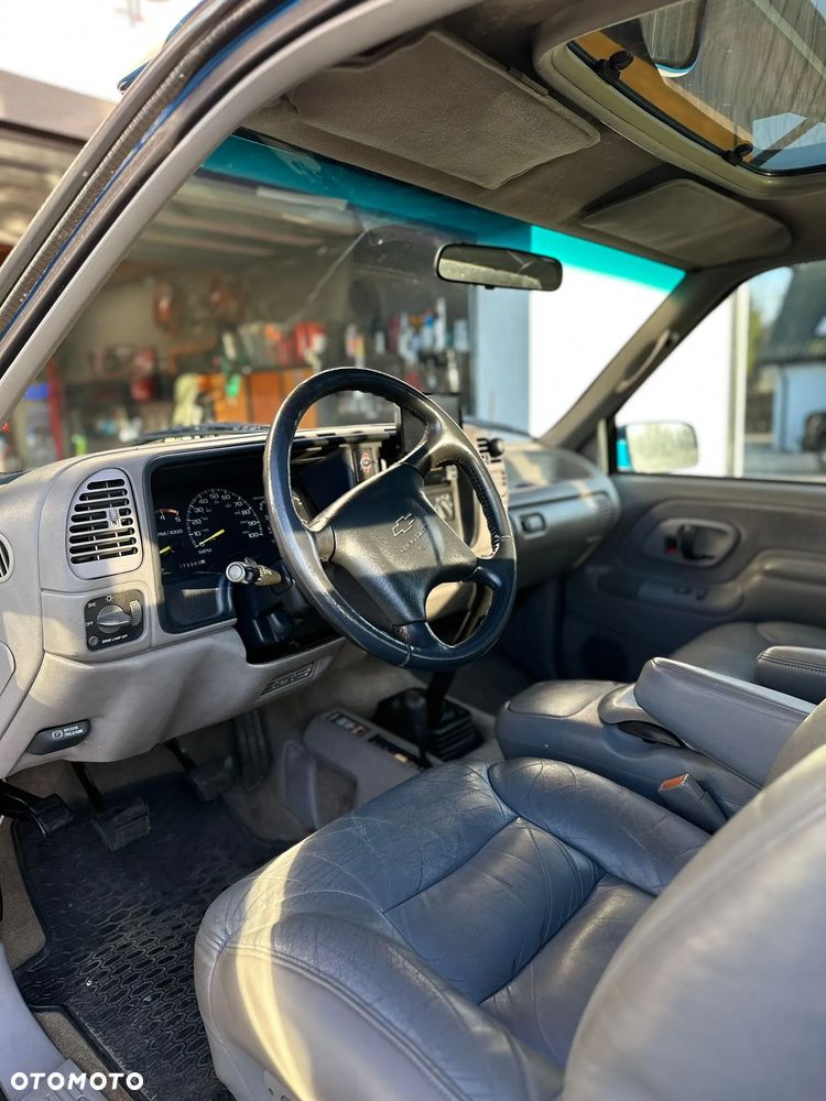 Chevrolet Silverado - 16