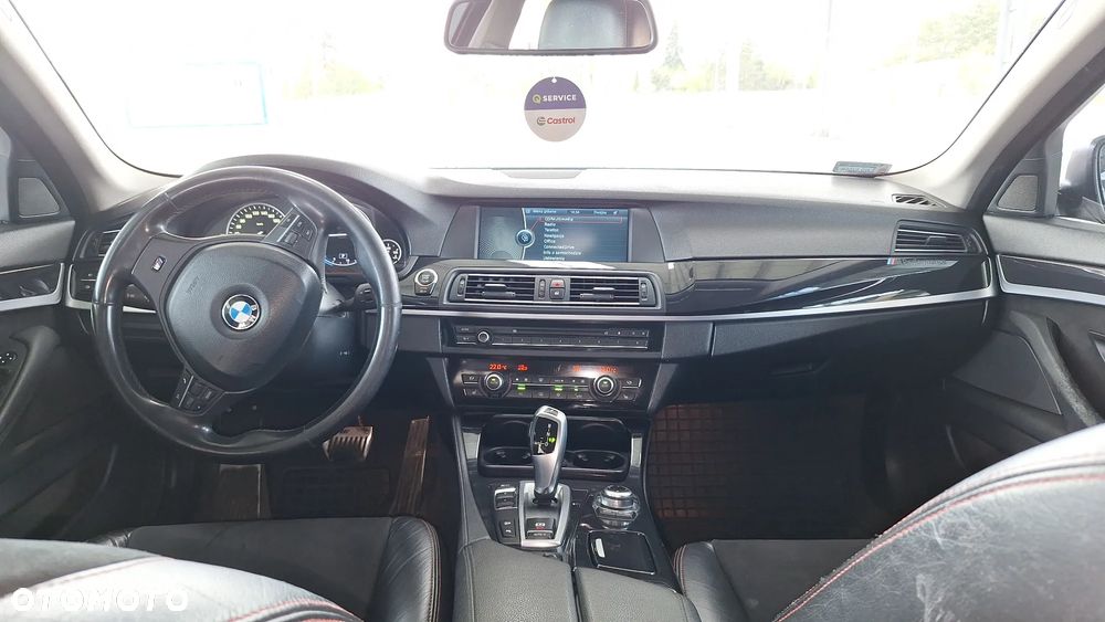 BMW Seria 5 525d xDrive Sport-Aut - 18