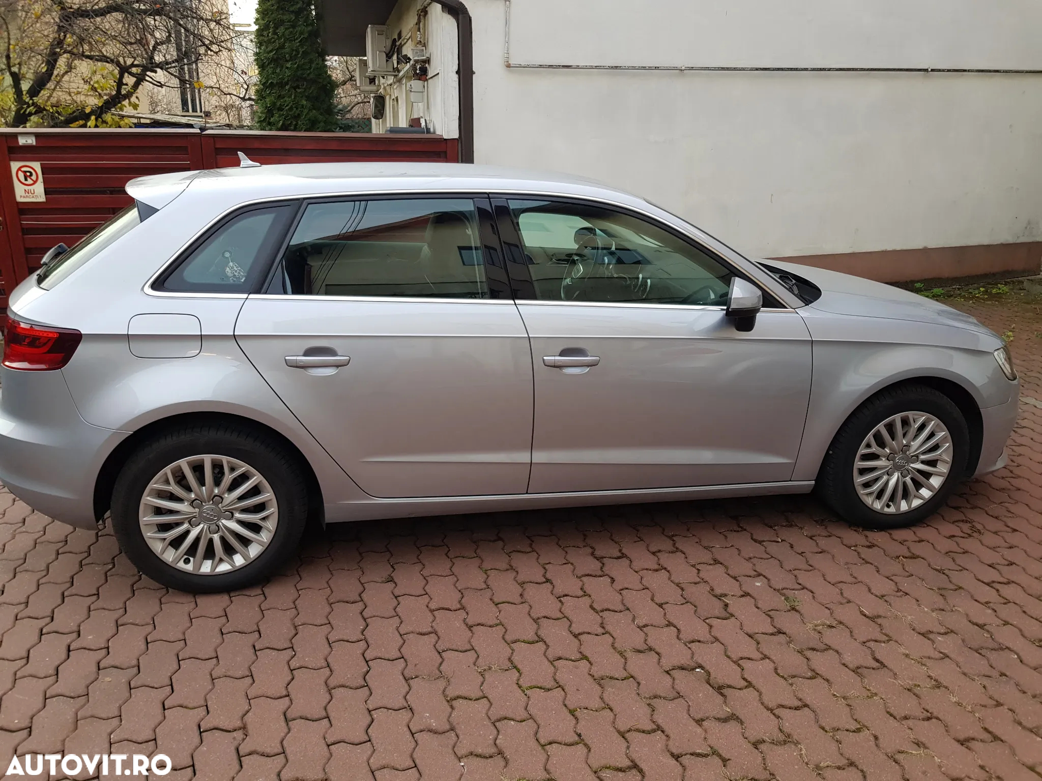 Audi A3 1.6 TDI Sportback (clean diesel) Ambiente - 2