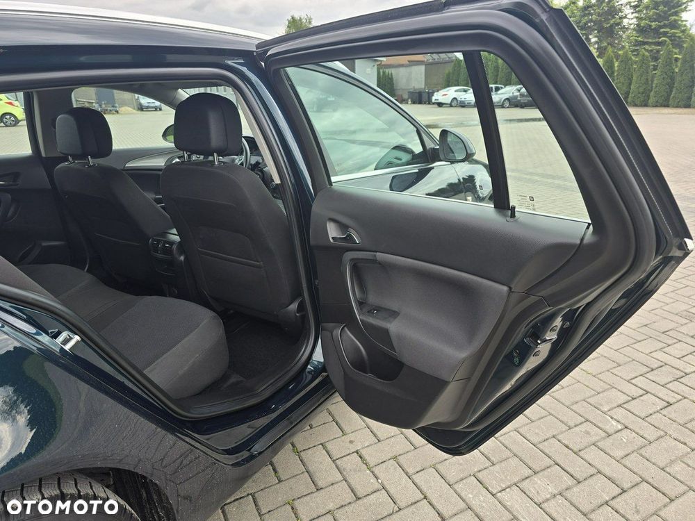 Opel Insignia - 22