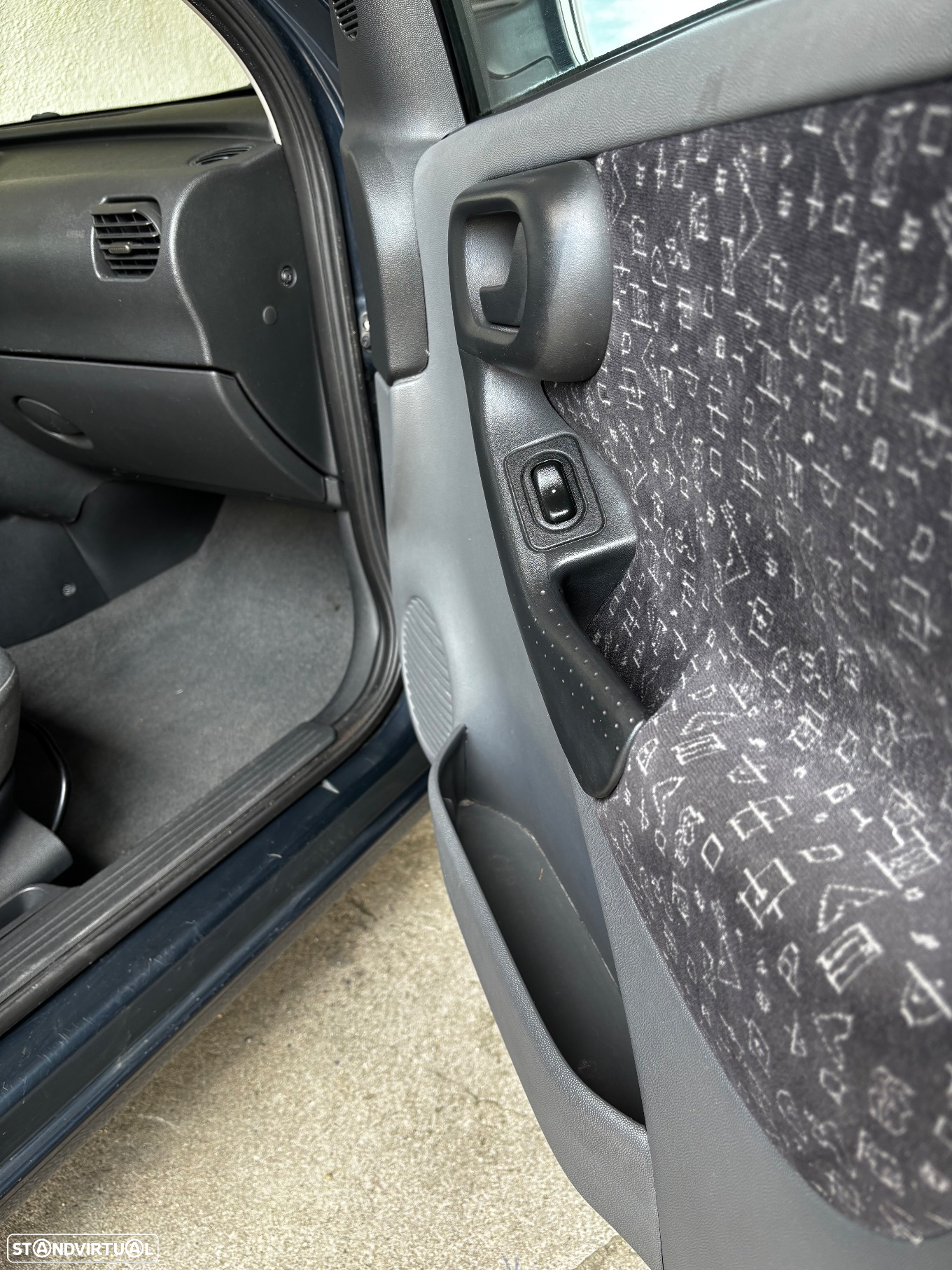 Opel Corsa 1.2 16V Confort - 21