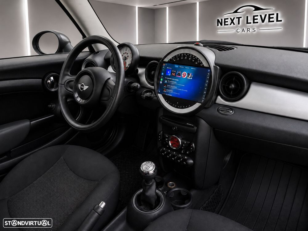 MINI 3 Portas Cooper D - 18