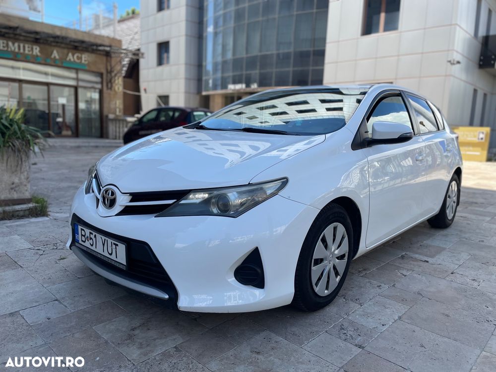 Toyota Auris 1.4 D-4D Luna - 1