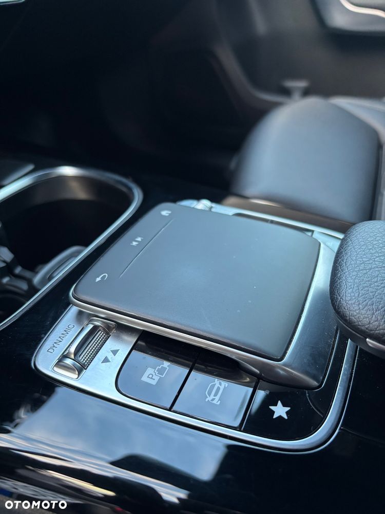 Mercedes-Benz Klasa A 180 7G-DCT Progressive - 16