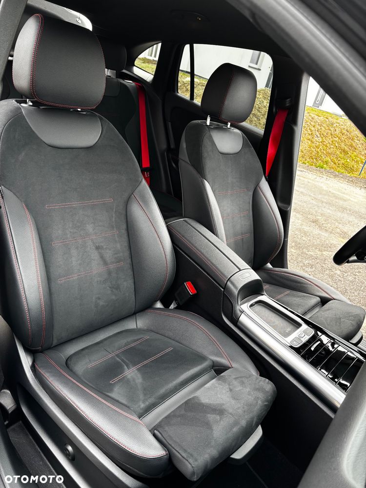 Mercedes-Benz GLA - 12