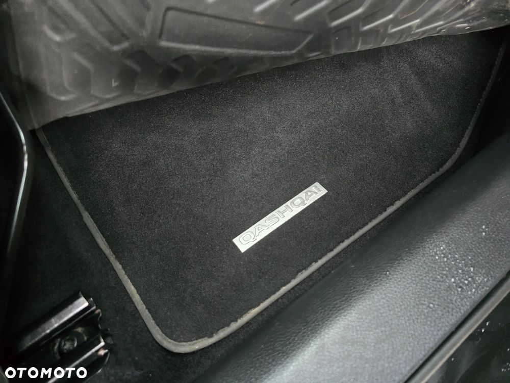 Nissan Qashqai 1.2 DIG-T N-Connecta EU6 - 10