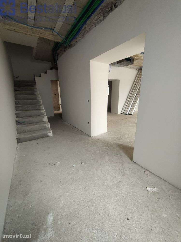 Moradias Bifamiliar - Acab. de Qualidade -Landim - Grande imagem: 4/47