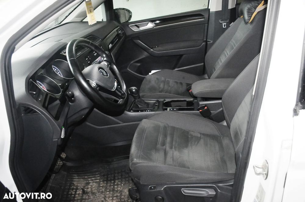 Volkswagen Touran 2.0 TDI DSG Highline - 5