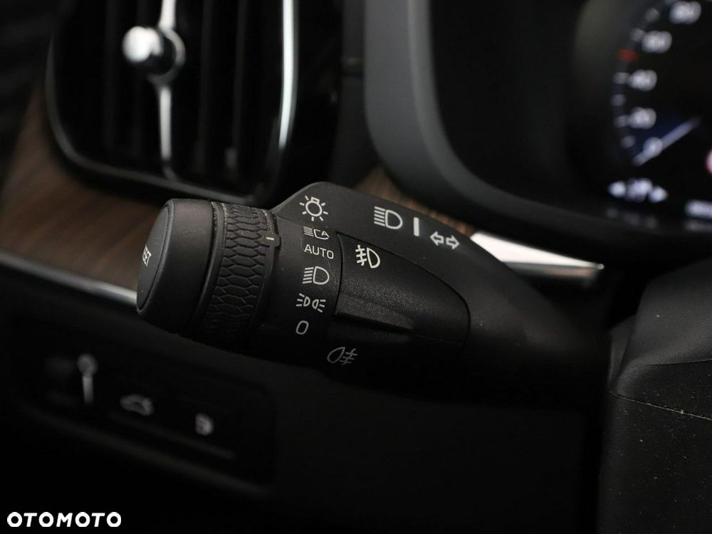 Volvo XC 60 T6 AWD Recharge Geartronic Inscription - 35