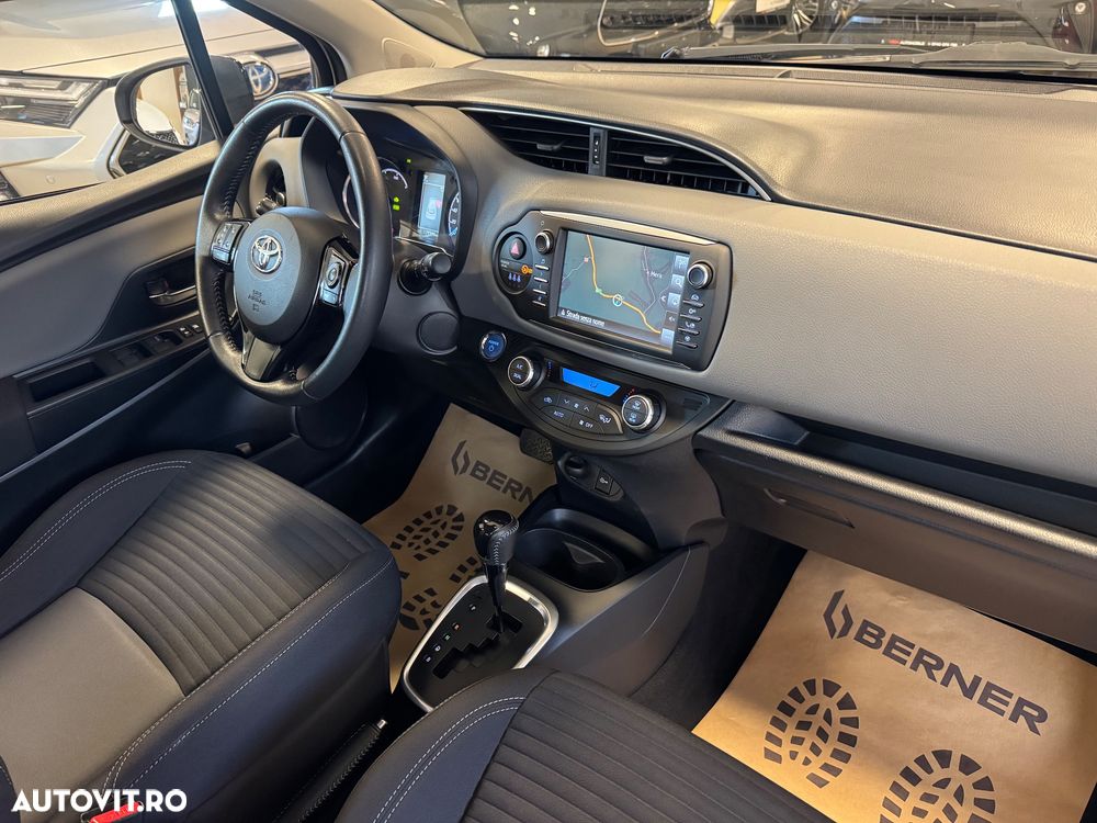 Toyota Yaris 1.5 VVT-i HSD Dynamic - 12