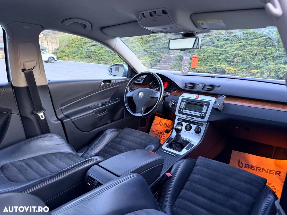 Volkswagen Passat 2.0 TDI DPF Highline - 14